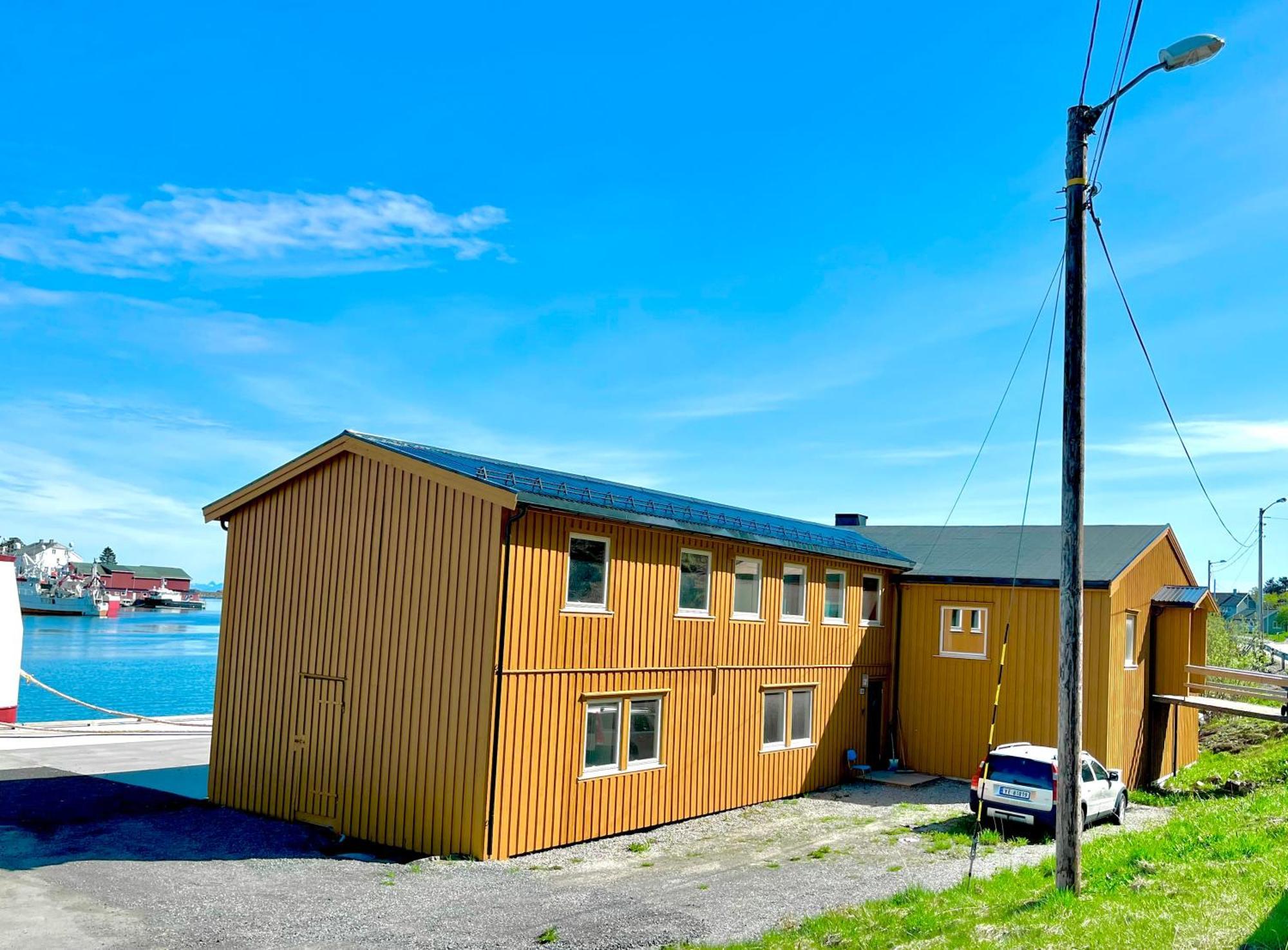 The Harbour House, Dorm And Twin, Selfservice Hostel Ballstad Bagian luar foto